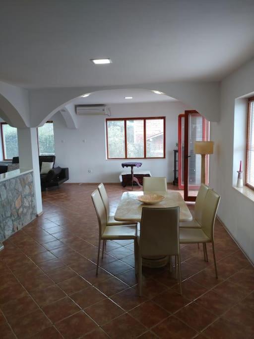 Casa Farmak - 4 Bedroom Lux Apartment With Infinity Pool & Lake View Ohrid Exterior photo